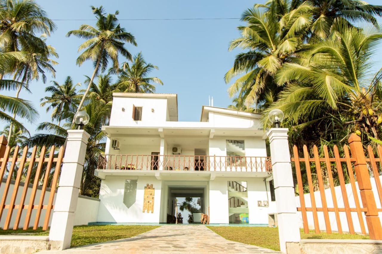 Sea Trails Bentota Hotel ภายนอก รูปภาพ