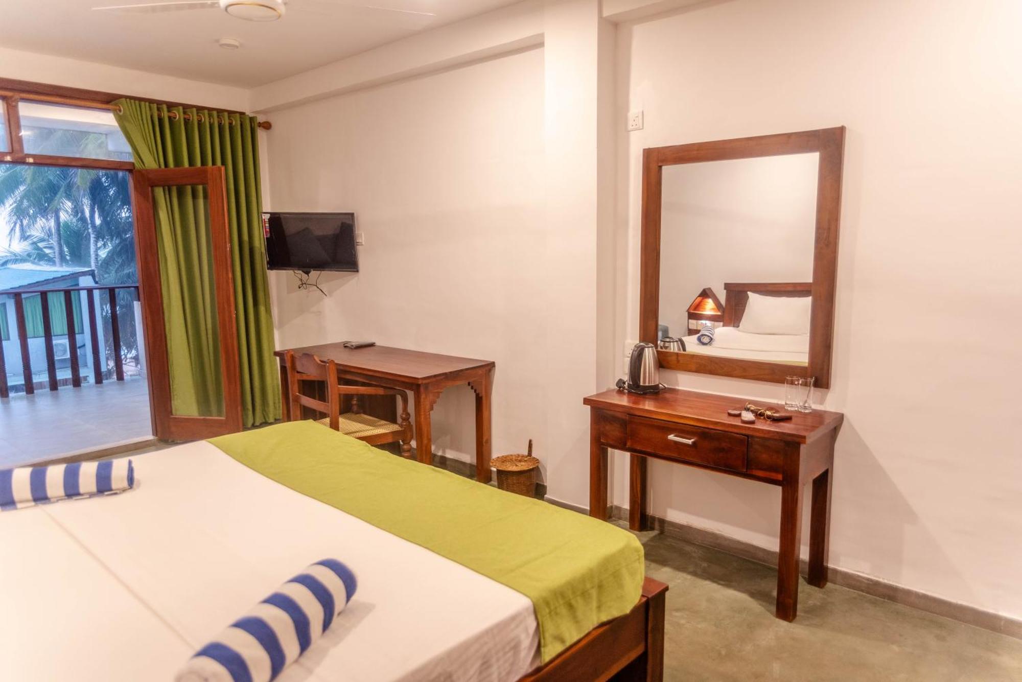 Sea Trails Bentota Hotel ภายนอก รูปภาพ