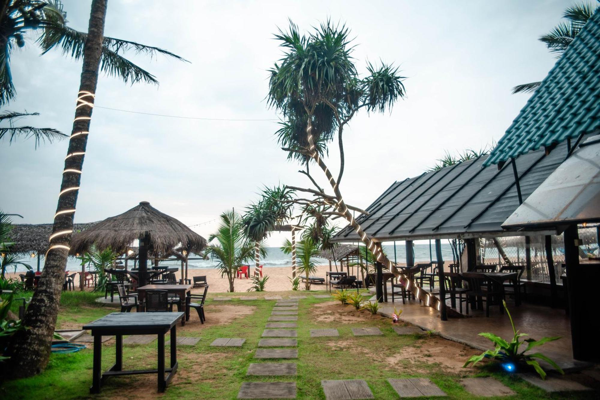 Sea Trails Bentota Hotel ภายนอก รูปภาพ