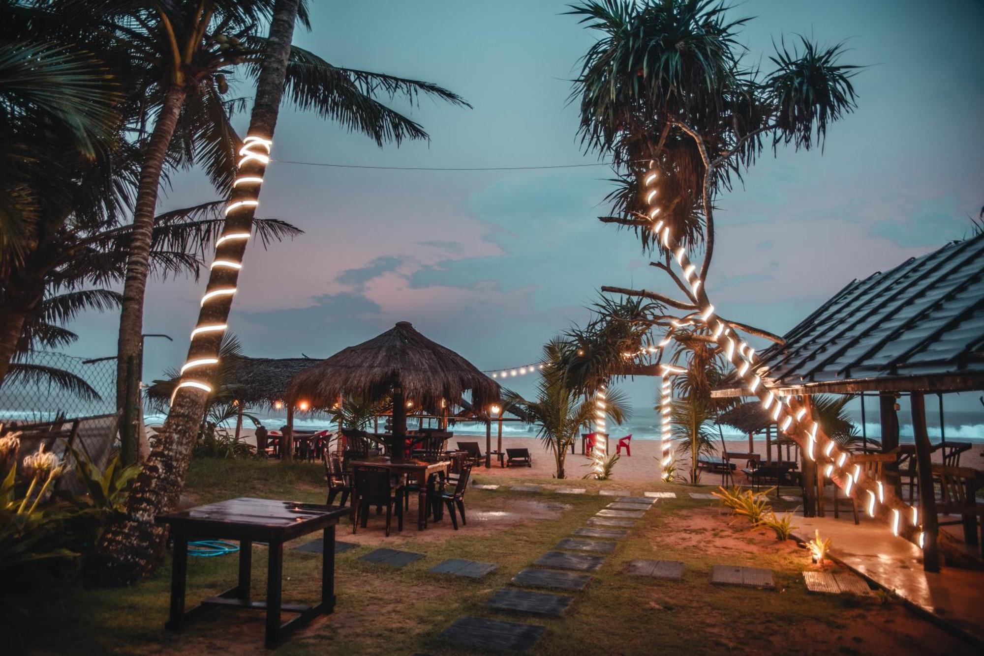 Sea Trails Bentota Hotel ภายนอก รูปภาพ